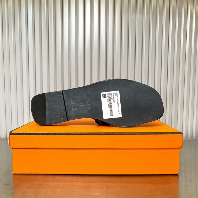 Bone Cord Collection Newly Revamped (Hermès) Packaging upgraded, version of the workmanship materials upgraded.Hermes  market highest version of pure handmade shoes   Top Product Hermes Slippers  ----------The most class