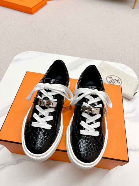 Herme's Love  Shi, straight line boutique build, as soon as I opened the package, I fell in love, this year, every sneaker of the Dumas family is loved, fashion is to be different.The overall design of the shoes is very 