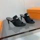 The actual Hermes shoes are made by hand, and they've been handmade to order for a long time.Hermes Hermes new mid-heeled sandals authentic open mold custom hand-sewn craft enamel technology on the heavy development of a