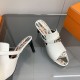 The actual Hermes shoes are made by hand, and they've been handmade to order for a long time.Hermes Hermes new mid-heeled sandals authentic open mold custom hand-sewn craft enamel technology on the heavy development of a