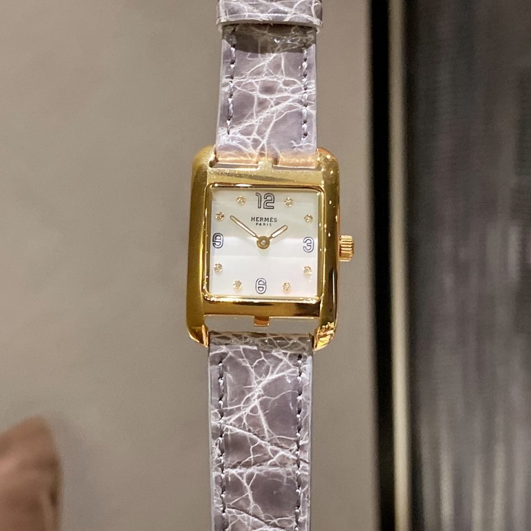 Hermes NANTUCKET series, follow the pace of Hermes cape cod, naughty to meet the wonderful future, Hong Kong DFS Global Duty Free new listing diameter 23mm mother-of-pearl dial, Swiss quartz movement, CNC fine craft thre