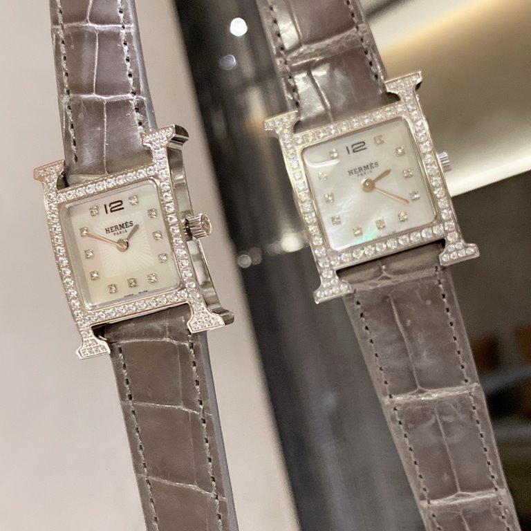 Crocodile. Gold. Diamonds.Hermes HEURE H series, the most classic H case, white natural mother-of-pearl face, hand-polished, the square dial of the watch really have no resistance. 316 stainless steel case polished H sha