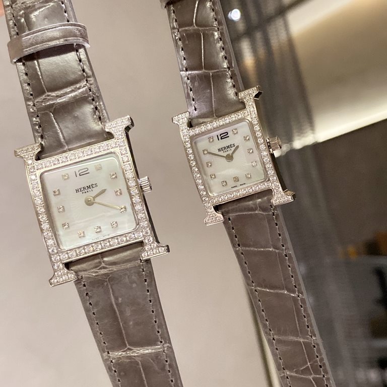 Crocodile. Gold. Diamonds.Hermes HEURE H series, the most classic H case, white natural mother-of-pearl face, hand-polished, the square dial of the watch really have no resistance. 316 stainless steel case polished H sha