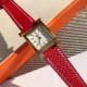 Wholesale box Support Hong Kong, U.S. direct mailHermès Early Spring 2022  Latest colorway Small stainless steel case measuring 21 x 21 mm Diamond-set sandblasted black PVD-coated dial set with 36 diamonds Quartz movemen