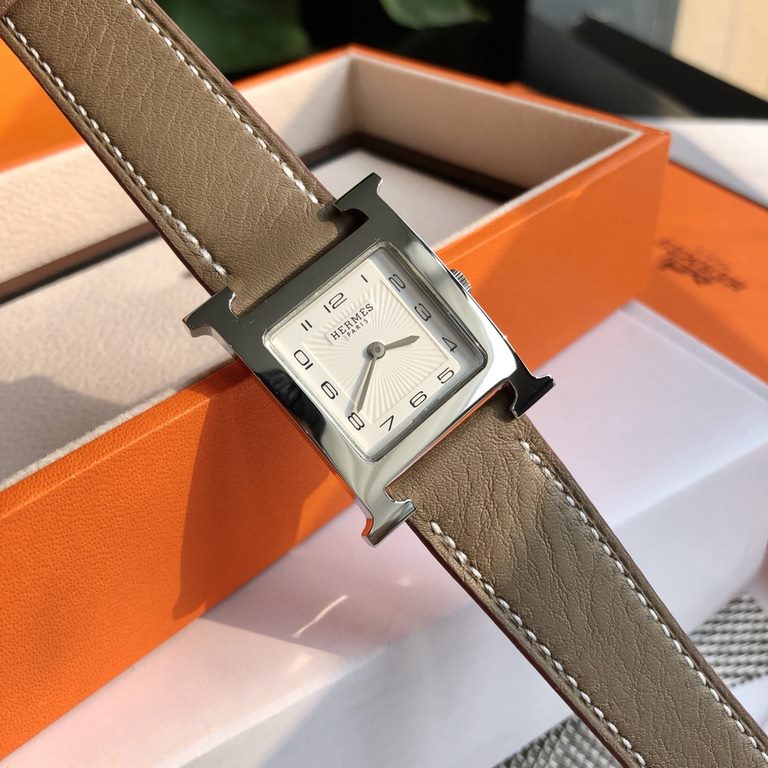 Batch matching box Support Hong Kong, the United States direct mailOriginal single HERMES Hermes H HOUR series. Swiss quartz movement. Square dial large 26mm, small 21mm. 316L steel case A variety of colors of the strap 