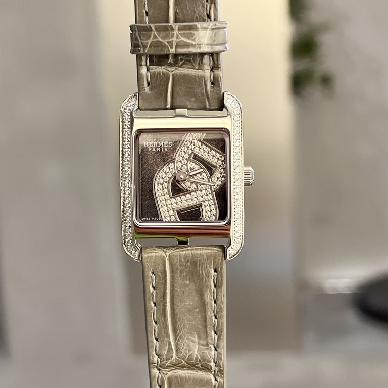 Hermes HEURE H series, the most classic H case, white natural enameled face, hand-polished and made of this square dial watches really have no resistance at all.316 stainless steel case precision polished H shape Line sm