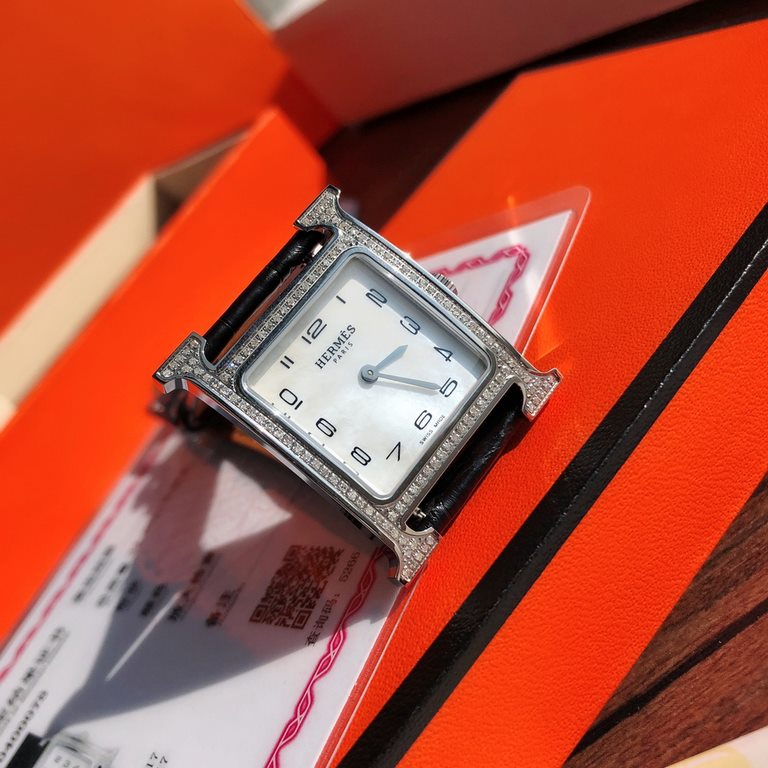 Special price with box Support Hong Kong, the United States direct mailHermes HEURE H series dial large size 26  26. the most classic H dial Literally natural mother-of-pearl hand-polished and made of this square dial wa