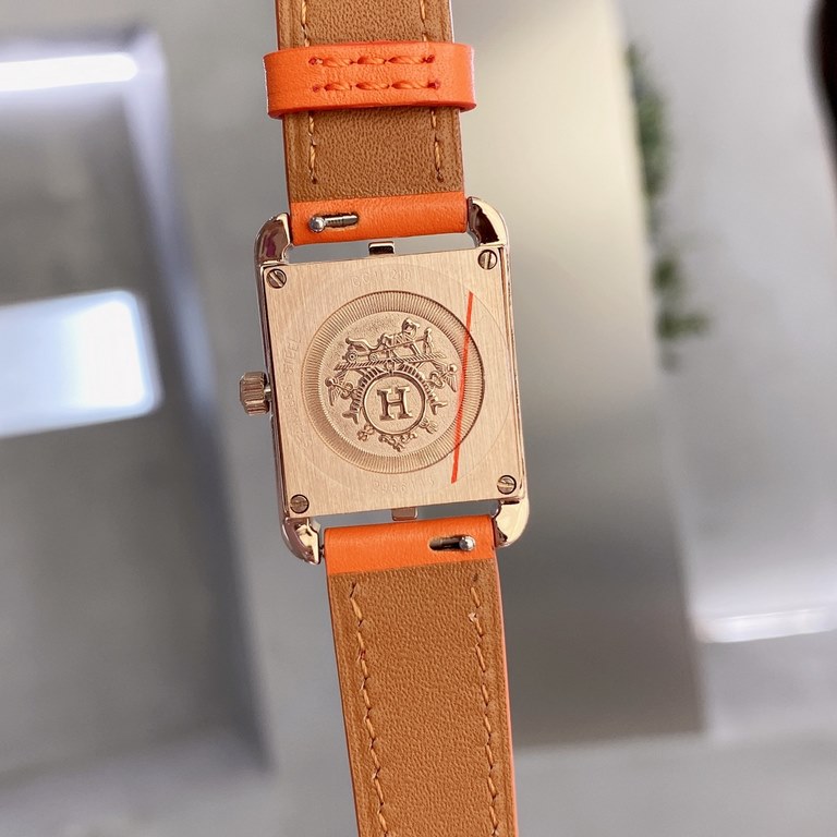 Rose gold Hermes NANTUCKET series, follow the pace of Hermes cape cod, naughty to meet the wonderful future, Hong Kong DFS Global Duty Free new listing diameter 23mm mother-of-pearl dial, Swiss quartz movement, CNC fine 