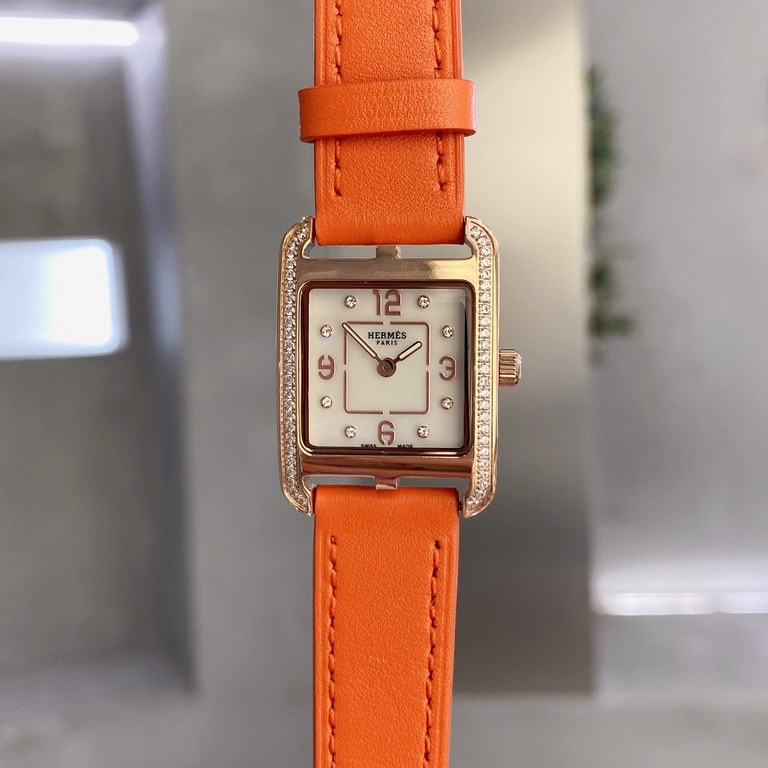 Rose gold Hermes NANTUCKET series, follow the pace of Hermes cape cod, naughty to meet the wonderful future, Hong Kong DFS Global Duty Free new listing diameter 23mm mother-of-pearl dial, Swiss quartz movement, CNC fine 