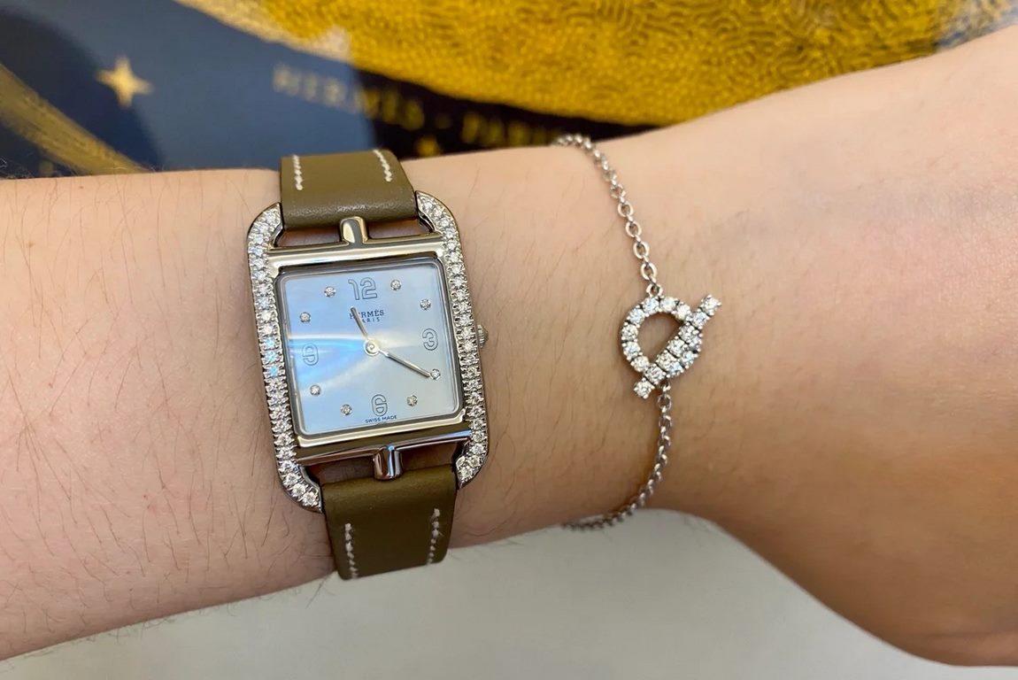 White light, gold light, diamond. Crocodile LeatherHermes NANTUCKET series, follow the pace of Hermes cape cod, naughty to meet the wonderful future, Hong Kong DFS Global Duty Free new listing diameter 23mm mother-of-pea