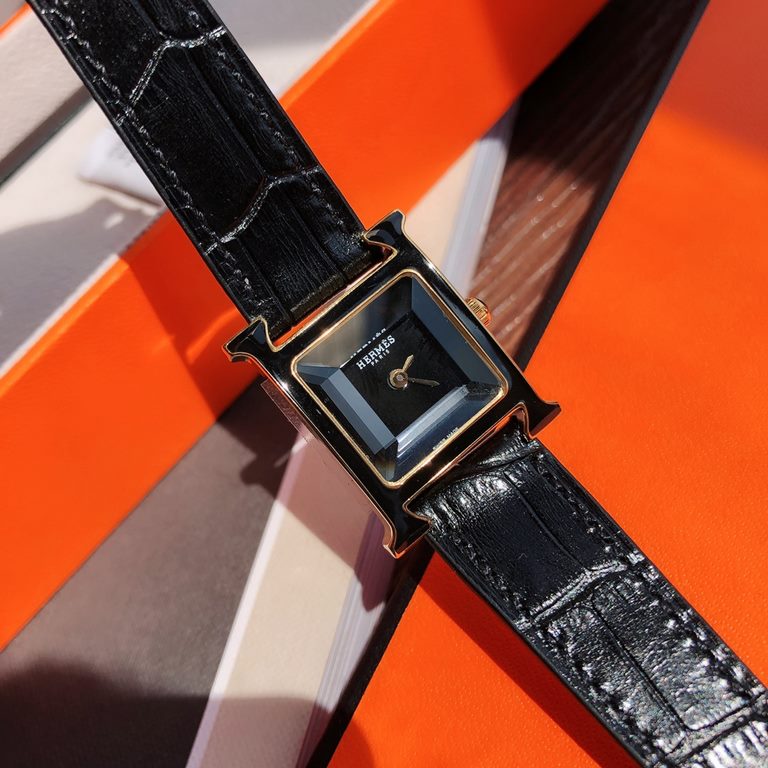 Wholesale box Support Hong Kong and USA direct shippingThe latest style - Hermes Hermes launched a new HEURE H watch, with a deep black lacquer dial, light and shadow anti-glare yellow faceted glass, 21mm in diameter, im