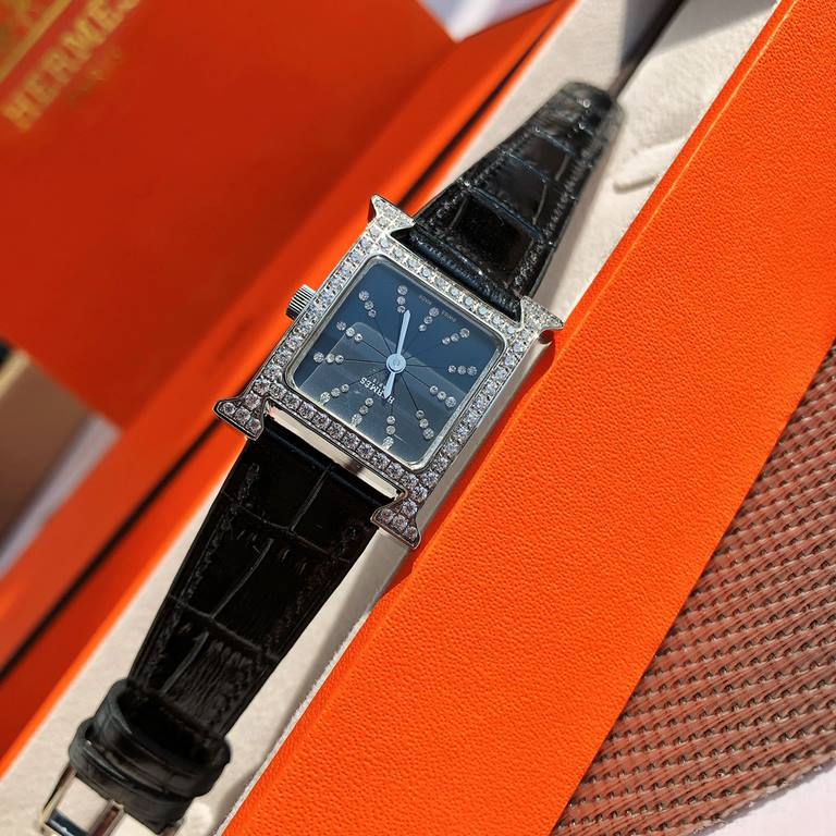 Wholesale box Support Hong Kong, U.S. direct mailHermès Early Spring 2022  Latest colorway Small stainless steel case measuring 21 x 21 mm Diamond-set sandblasted black PVD-coated dial set with 36 diamonds Quartz movemen