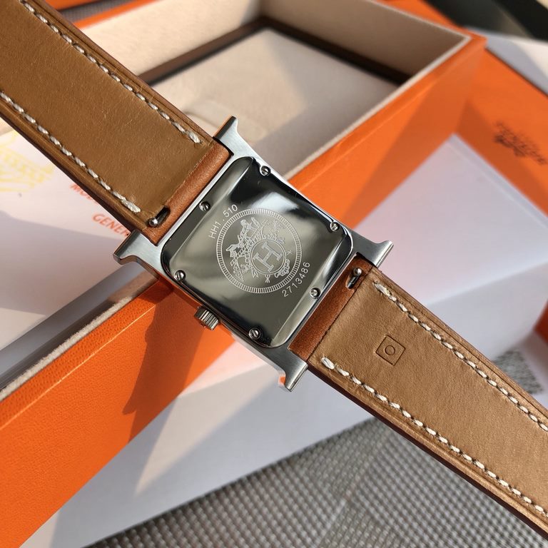 Batch matching box Support Hong Kong, the United States direct mailOriginal single HERMES Hermes H HOUR series. Swiss quartz movement. Square dial large 26mm, small 21mm. 316L steel case A variety of colors of the strap 