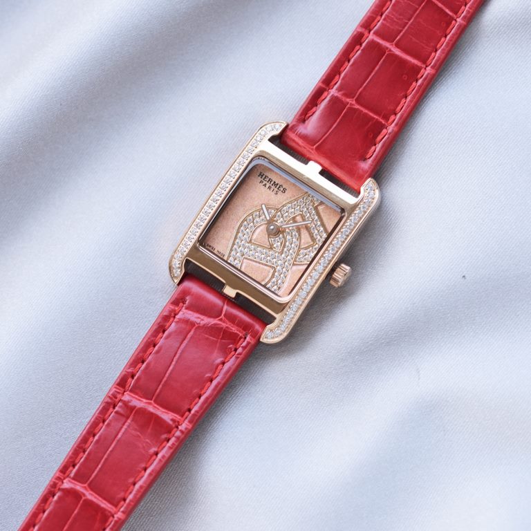 Hermes HEURE H series, the most classic H case, white natural enameled lettering, hand-polished and made of this square dial watches really have no resistance at all.316 steel case precision polished H type line smooth, 