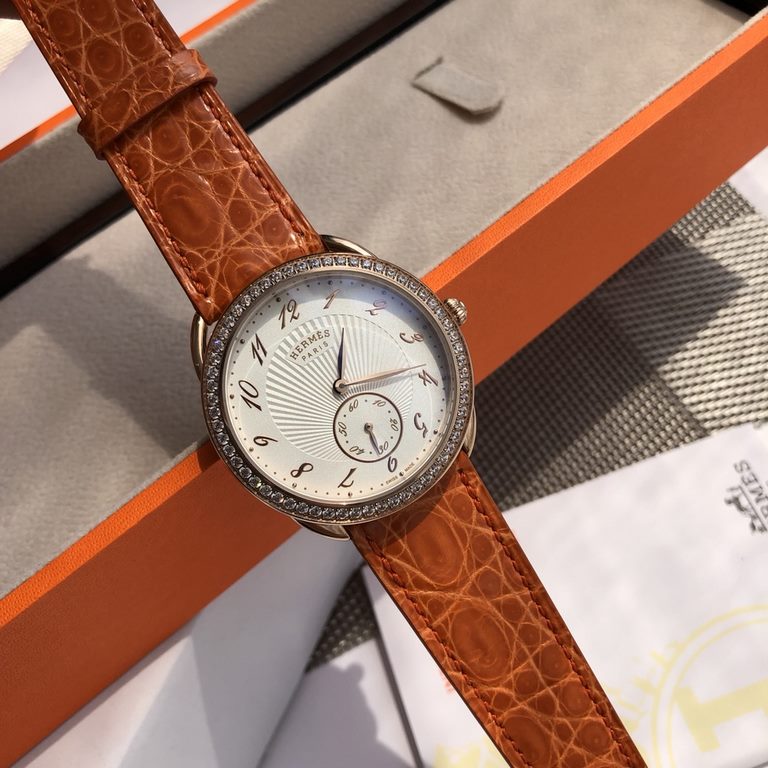 Wholesale box Support Hong Kong, USA direct mailOriginal single Hermes Arceau Casaque series, beautiful and elegant two-handed half timepiece, iconic fan-shaped oil pressure backing, the case was carefully polished and s