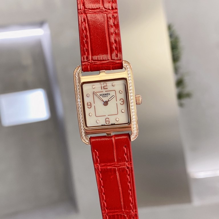 Rose gold Hermes NANTUCKET series, follow the pace of Hermes cape cod, naughty to meet the wonderful future, Hong Kong DFS Global Duty Free new listing diameter 23mm mother-of-pearl dial, Swiss quartz movement, CNC fine 