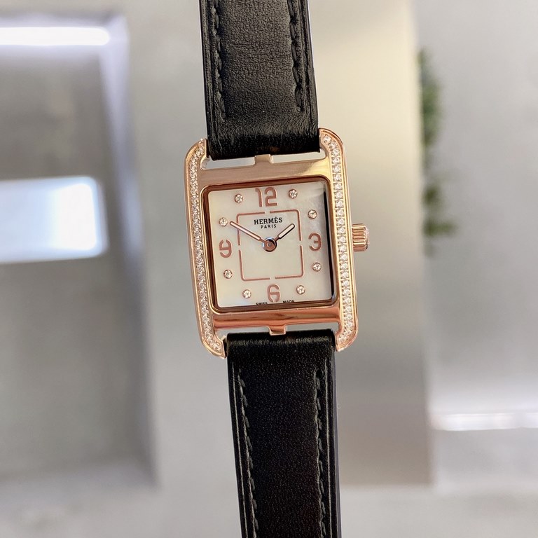 Rose gold Hermes NANTUCKET series, follow the pace of Hermes cape cod, naughty to meet the wonderful future, Hong Kong DFS Global Duty Free new listing diameter 23mm mother-of-pearl dial, Swiss quartz movement, CNC fine 