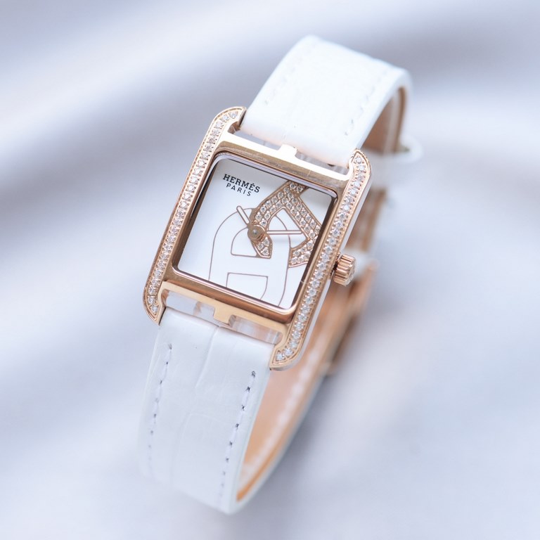 Hermes HEURE H series, the most classic H case, white natural enameled lettering, hand-polished and made of this square dial watches really have no resistance at all.316 steel case precision polished H type line smooth, 