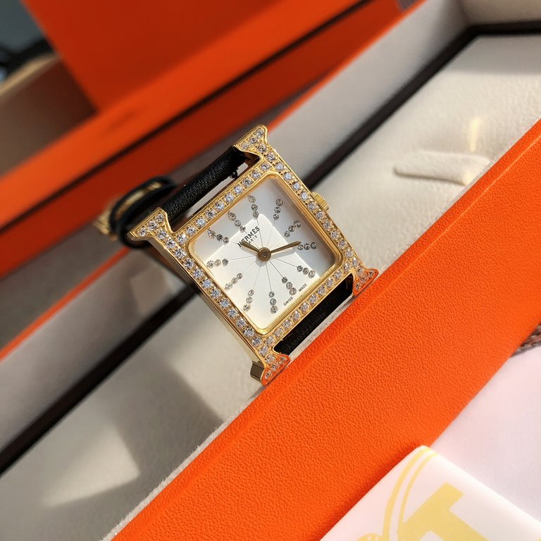 Wholesale box Support Hong Kong, U.S. direct mailHermès Early Spring 2022  Latest colorway Small stainless steel case measuring 21 x 21 mm Diamond-set sandblasted black PVD-coated dial set with 36 diamonds Quartz movemen