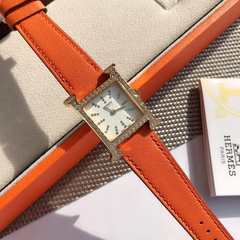 Wholesale box Support Hong Kong, U.S. direct mailHermès Early Spring 2022  Latest colorway Small stainless steel case measuring 21 x 21 mm Diamond-set sandblasted black PVD-coated dial set with 36 diamonds Quartz movemen