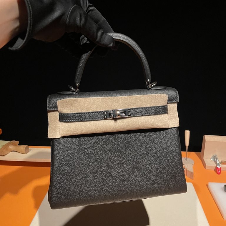 Hermes Kelly