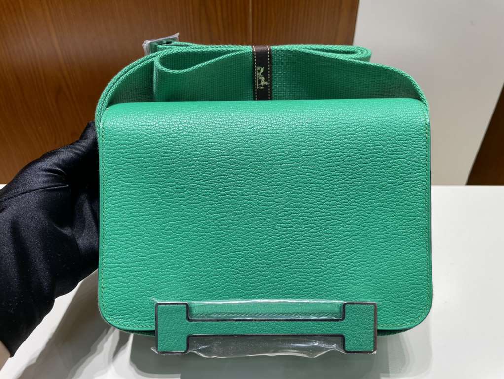 Hermes Geta Chevre goat leather mint green silver buckle top hand-stitched