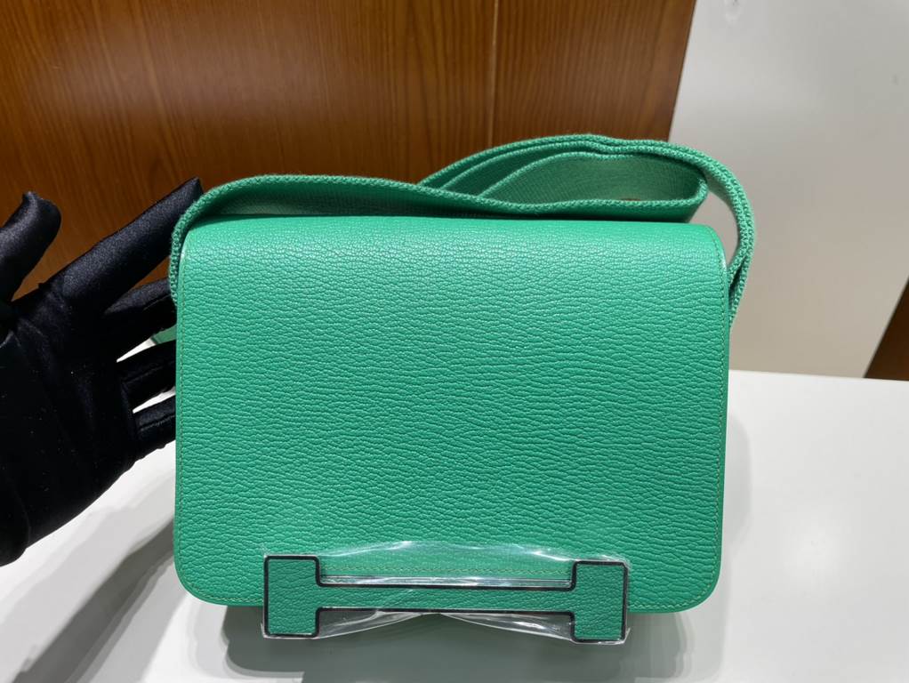 Hermes Geta Chevre goat leather mint green silver buckle top hand-stitched