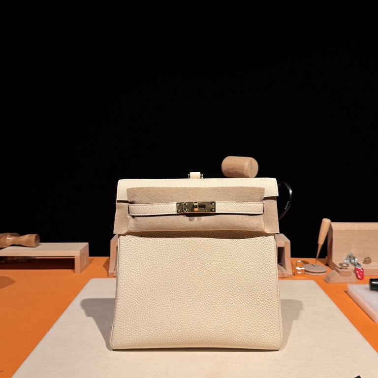 Hermes Kelly