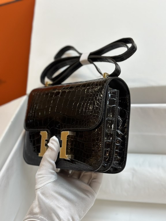 KangKang 19CM. Black Gold Buckle In stock Made of imported high-gloss American crocodile leather with top quality hand-sewn waxed thread.