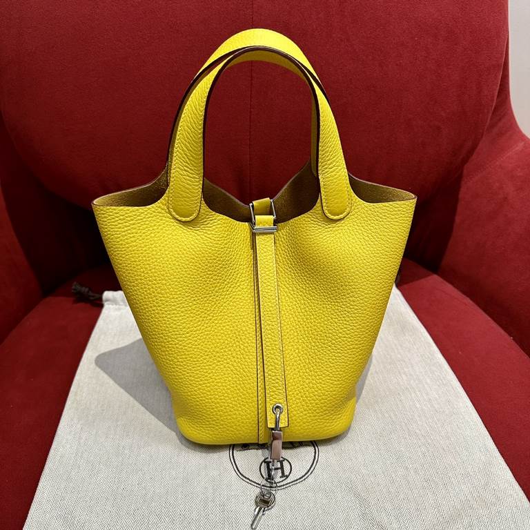 Picotin lock 18 , 8w, Clemence, sliver, all handmade  Vegetable blue 18cm, Naples yellow, TC leather, silver buckle, senior all handmade exclusive custom   Customer order   customer order