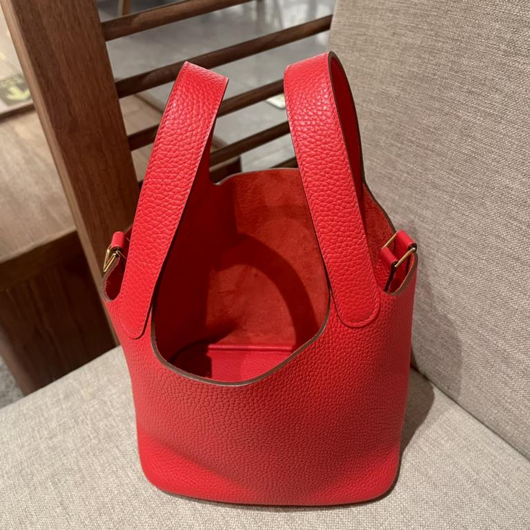 picotin lock vegetable basket 18, Q5 Chinese red Pure handmade, French TC cowhide.Vegetable basket in recent years in the counter is also very buy, basically also go with the goods, the appearance rate is super high, but