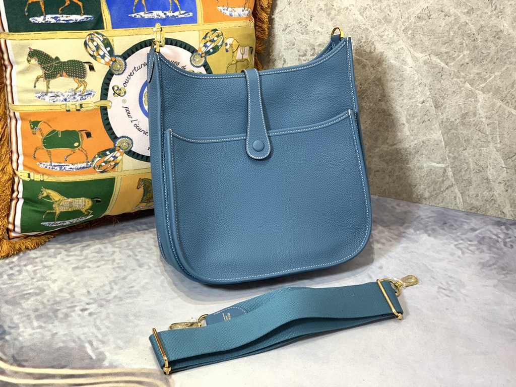 Evelyne29cm (Evelyne) is the cheapest bag, cheap and practical crossbody bag shoulder bag, very suitable for petty white-collar womenThe size is suitable and convenient for personal use This bag smells so good!Added adju