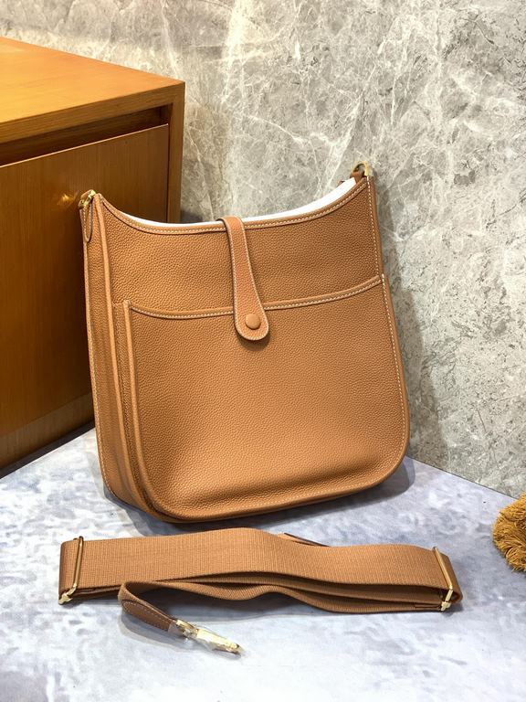 Evelyne29cm (Evelyne) is the cheapest bag, cheap and practical crossbody bag shoulder bag, very suitable for petty white-collar womenThe size is suitable and convenient for personal use This bag smells so good!Added adju