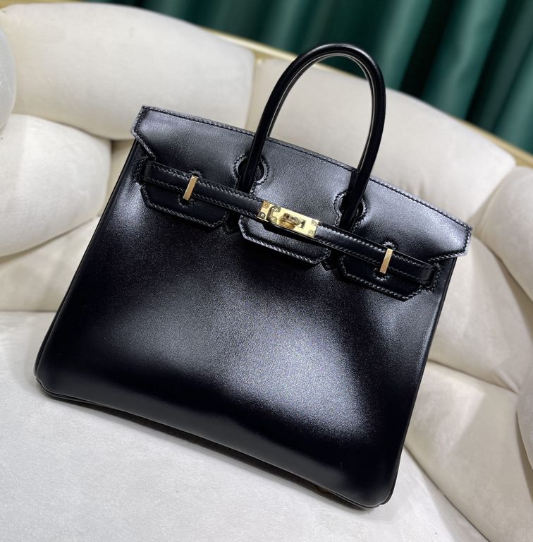 Box Leather BlackThe king of H's BKCs, the Platinum 25.No need to worry about mismatch for both daily wear and formal occasions. And more advanced sense, highlighting the girl's elegance and confidence.Platinum leather c