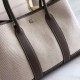 garden bag 30.36 canvas series [love]It's got a lot to offer.One, the price tag is very high, the genuine price is less than 20,000 yuan.The actual bag has a very large capacity, which is why it's also known as a mommy's