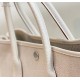 garden bag 30.36 canvas series [love]It's got a lot to offer.One, the price tag is very high, the genuine price is less than 20,000 yuan.The actual bag has a very large capacity, which is why it's also known as a mommy's