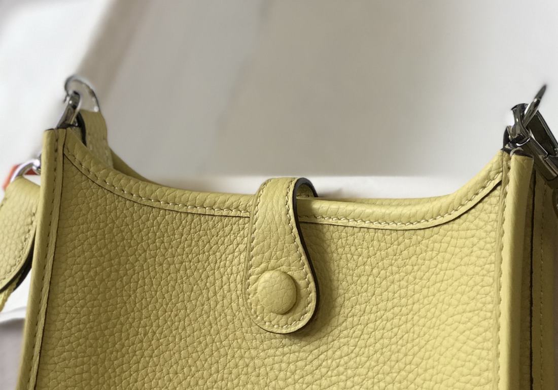 . Chick YellowSelf-fabricated shoulder strap   togo cowhide leather   minimalist style.