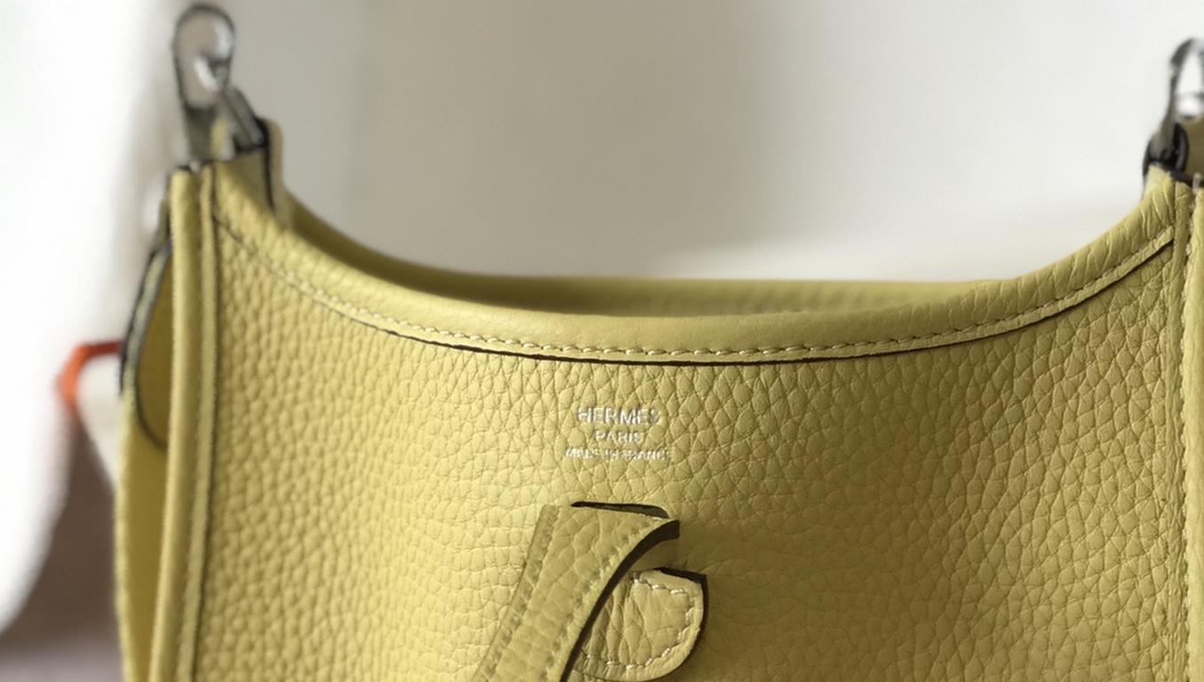 . Chick YellowSelf-fabricated shoulder strap   togo cowhide leather   minimalist style.