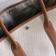 garden bag 30.36 canvas series [love]It's got a lot to offer.One, the price tag is very high, the genuine price is less than 20,000 yuan.The actual bag has a very large capacity, which is why it's also known as a mommy's