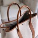 garden bag 30.36 canvas series [love]It's got a lot to offer.One, the price tag is very high, the genuine price is less than 20,000 yuan.The actual bag has a very large capacity, which is why it's also known as a mommy's