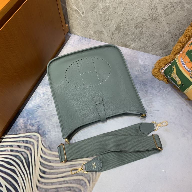 Evelyne29cm (Evelyne) is the cheapest bag, cheap and practical crossbody bag shoulder bag, very suitable for petty white-collar womenThe size is suitable and convenient for personal use This bag smells so good!Added adju