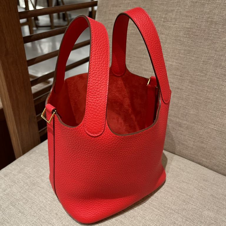 picotin lock vegetable basket 18, Q5 Chinese red Pure handmade, French TC cowhide.Vegetable basket in recent years in the counter is also very buy, basically also go with the goods, the appearance rate is super high, but