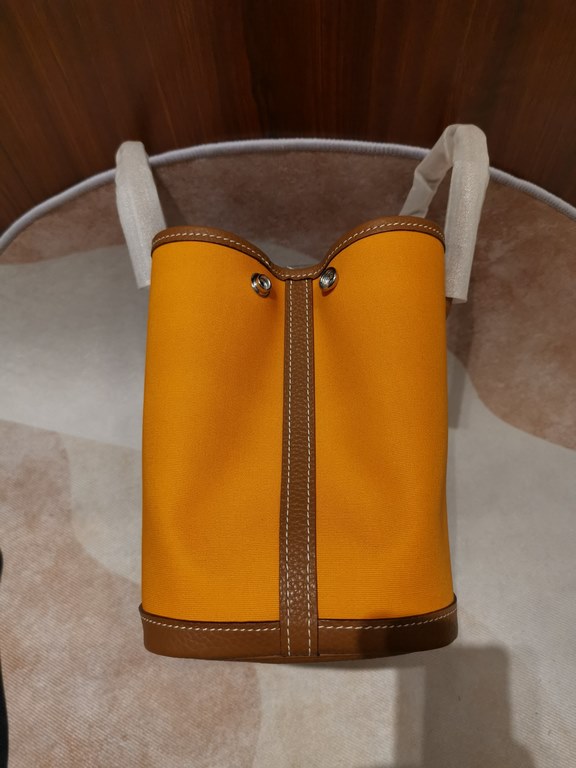 Graden party casual style series is also H family is very famous entry models design more low-key using tc leather collocation canvas material cost-effective high capacity bar drop size 30cm 36cm