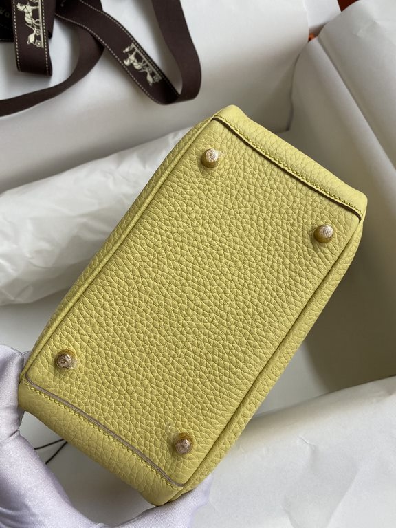 hand maded Mini Lindy 19cm Taurillon Clemence leather yellow gold