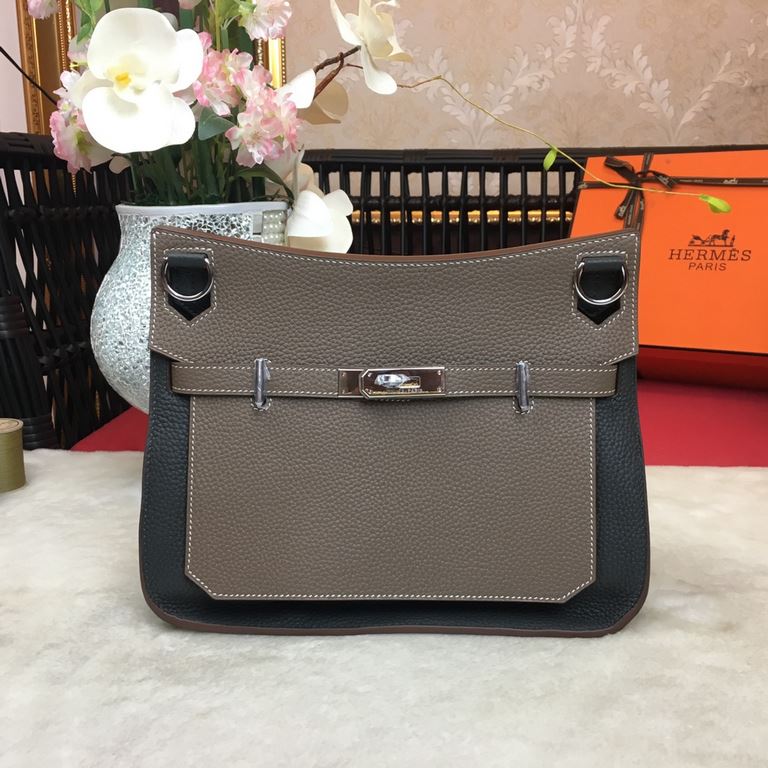 (  Jypsiere) Gypsy 28cm       ♀   ♀ original imported cowhide, special sheepskin lining and original hardware, very casual and young style, shoulder crossbody can be, the version is super good Oh [love] [love] Size 28cm 