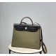 Herbag Dark GreenSuper handsome commuter bag, between casual and formal, casual without losing elegance, the combination of canvas and cowhide  leather, the outer seams are stiff and stylish.Super cost-effective spot to c