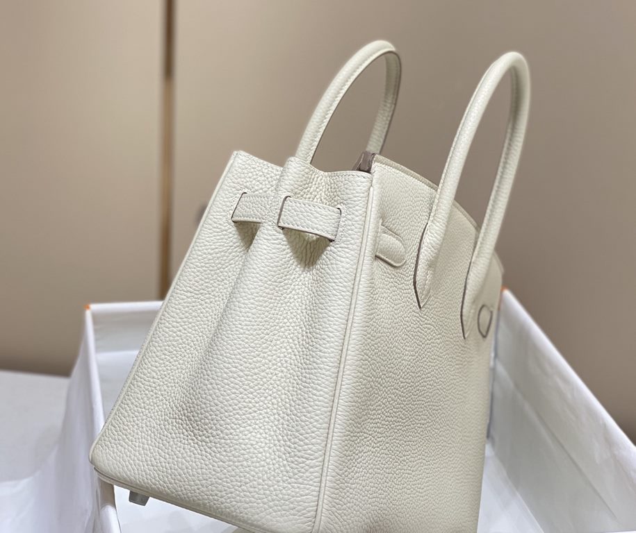 Platinum        ｜           Milkshake WhiteSilverGood bags take time   good bags are worth the wait.Hermès is a fashionable attitude that has survived the ages.It is the art of simplicity without worldly affairsSize 30cm