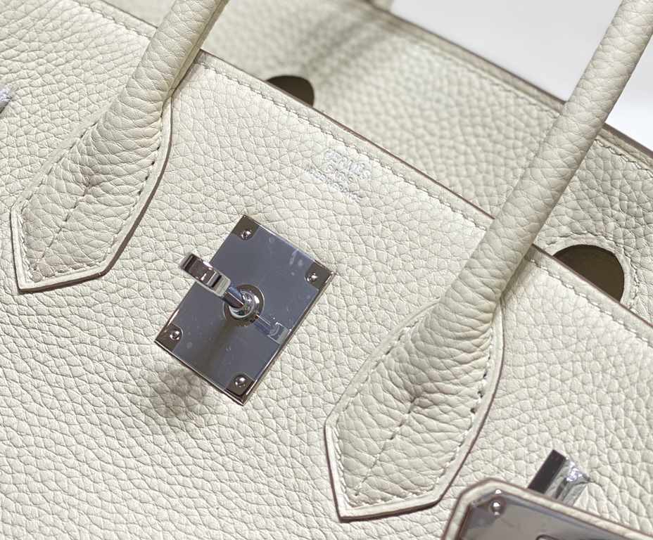 Platinum        ｜           Milkshake WhiteSilverGood bags take time   good bags are worth the wait.Hermès is a fashionable attitude that has survived the ages.It is the art of simplicity without worldly affairsSize 30cm