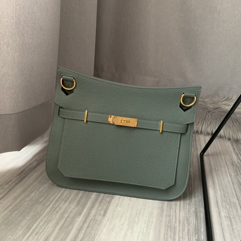 (  Jypsiere) Gypsy 28cm       ♀   ♀ original imported cowhide, special sheepskin lining and original hardware, very casual and young style, shoulder crossbody can be, the version is super good Oh [love] [love] Size 28cm 