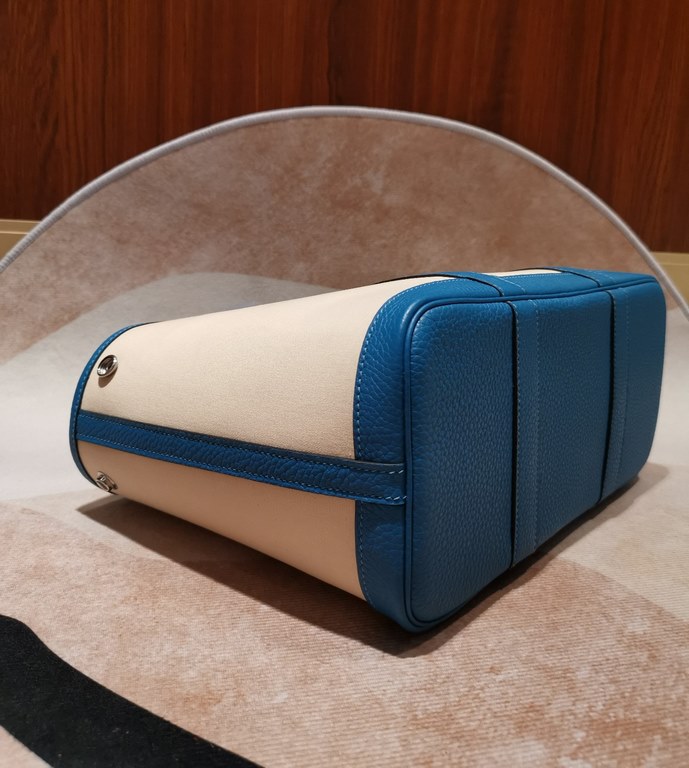 Graden party casual style series is also the H family is very famous entry models design is more low-key using tc leather collocation canvas material cost-effective high capacity bar drop size 30cm